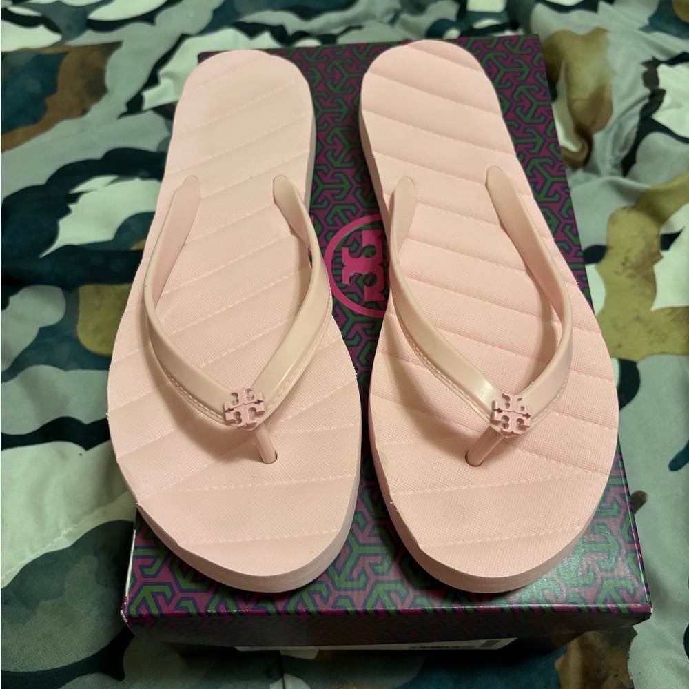 Tory burch kira flip flop